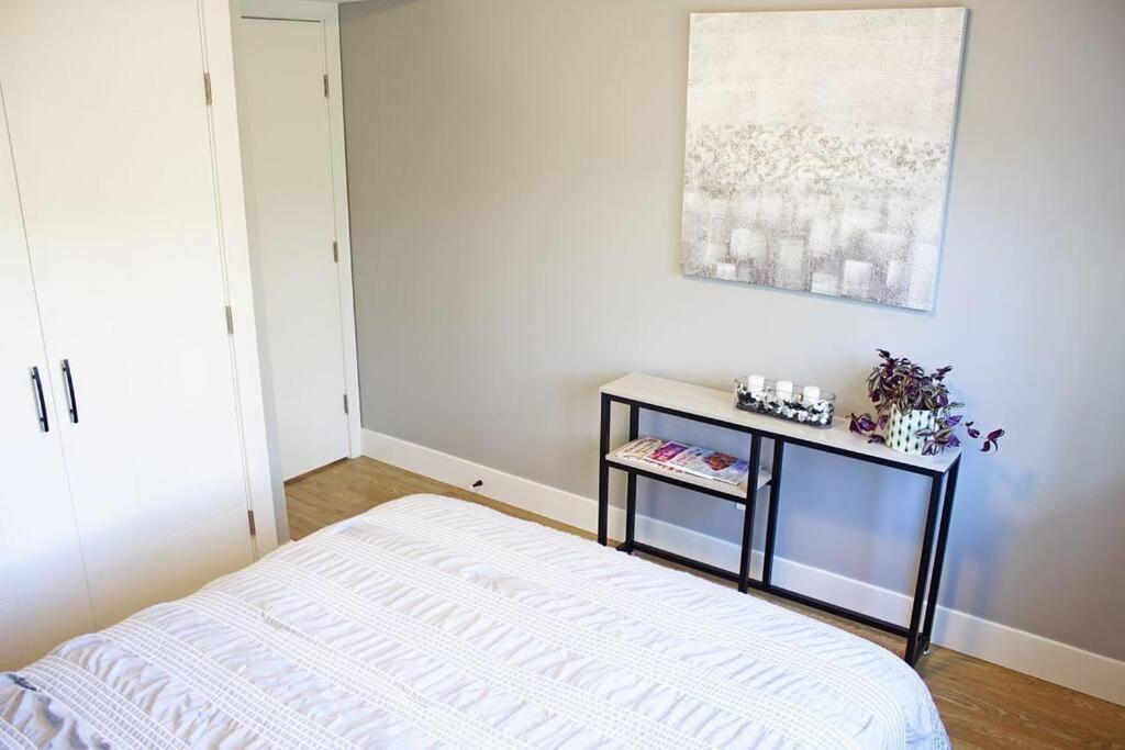 Next To Olympic View Golf Course 2 Bedroom Private Suite Victoria Exterior photo