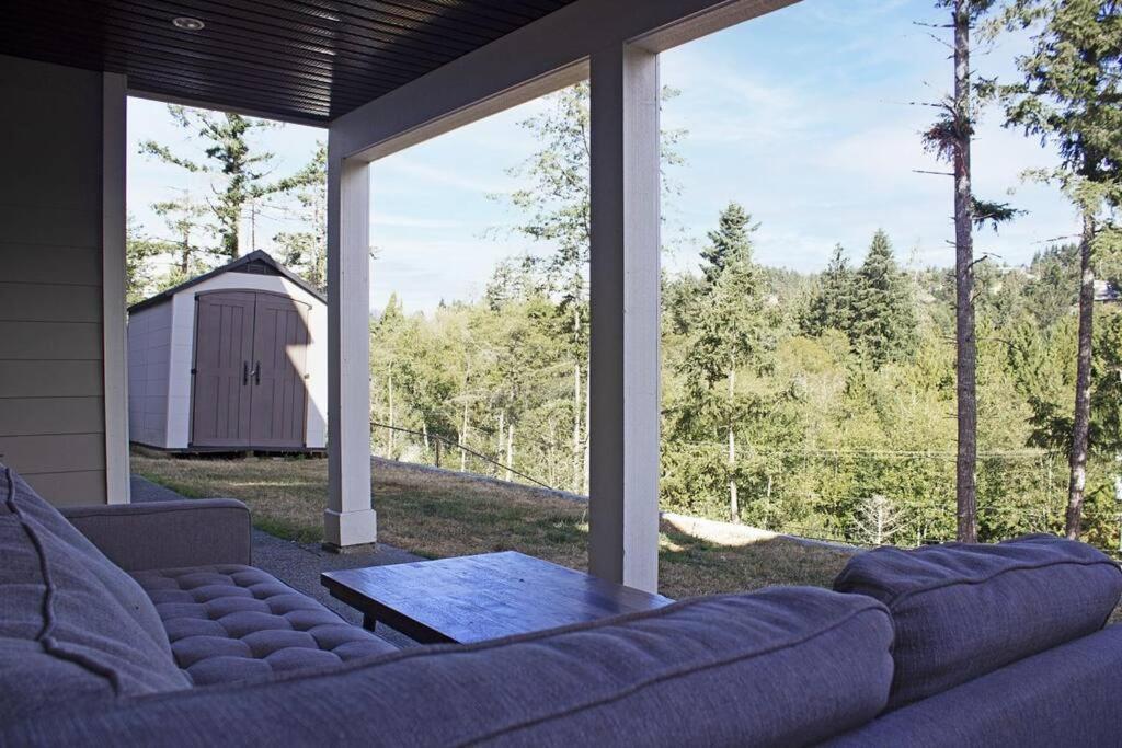 Next To Olympic View Golf Course 2 Bedroom Private Suite Victoria Exterior photo